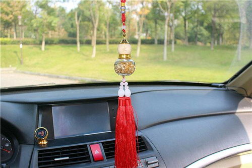 金箔葫蘆守護旅途——汽車掛件出入平安符的深層意蘊